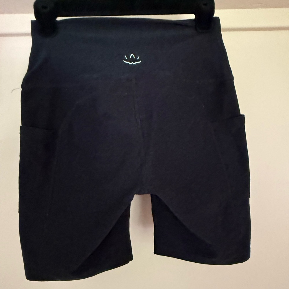 Beyond Yoga 7” bike shorts